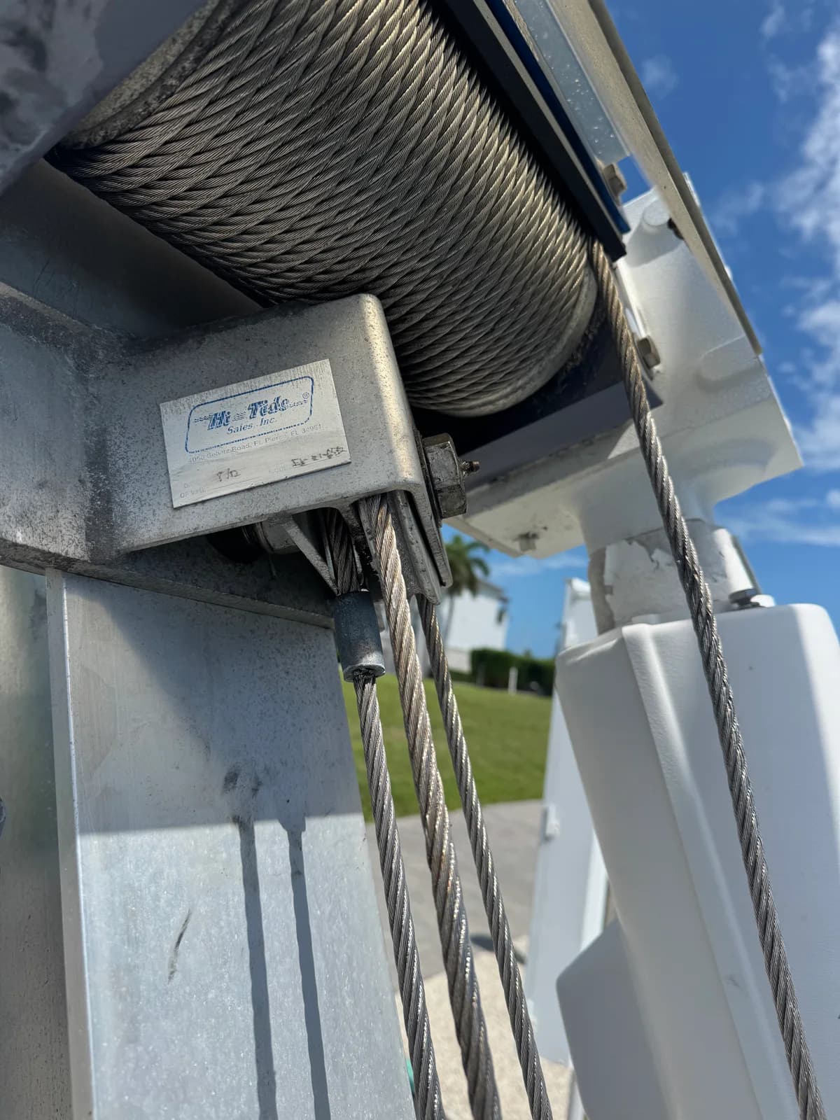 Boat lift cable drum, wire rope, and guide assembly